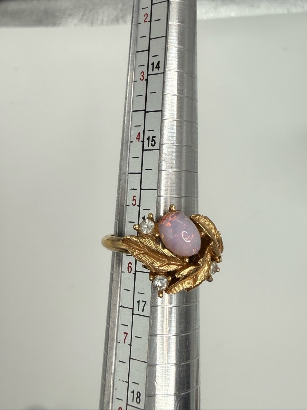 vintage Avon Fireflower Ring Women Gold Tone Faux Opal Rhinestone 1972 size 5.5